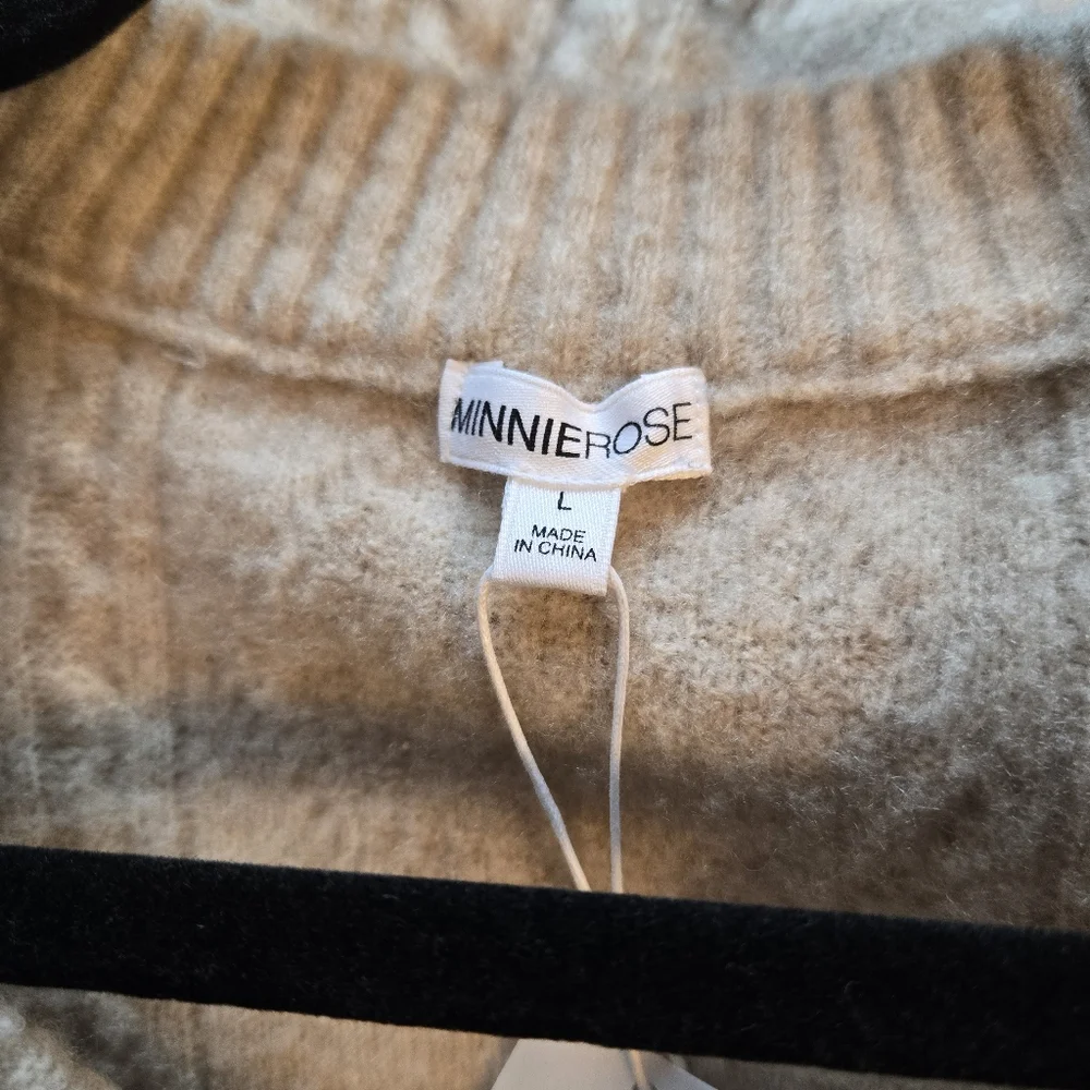 MINNIE ROSE NWT Cream Cable Knit Sweater V-Neck Luxe Soft Quiet Luxury Pullover